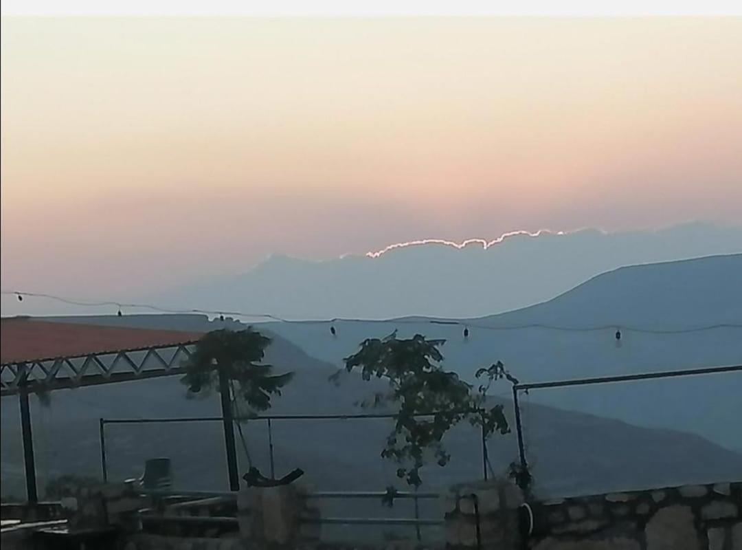 Al-Karak Countryside And Hotel Al-Qasr Exterior foto